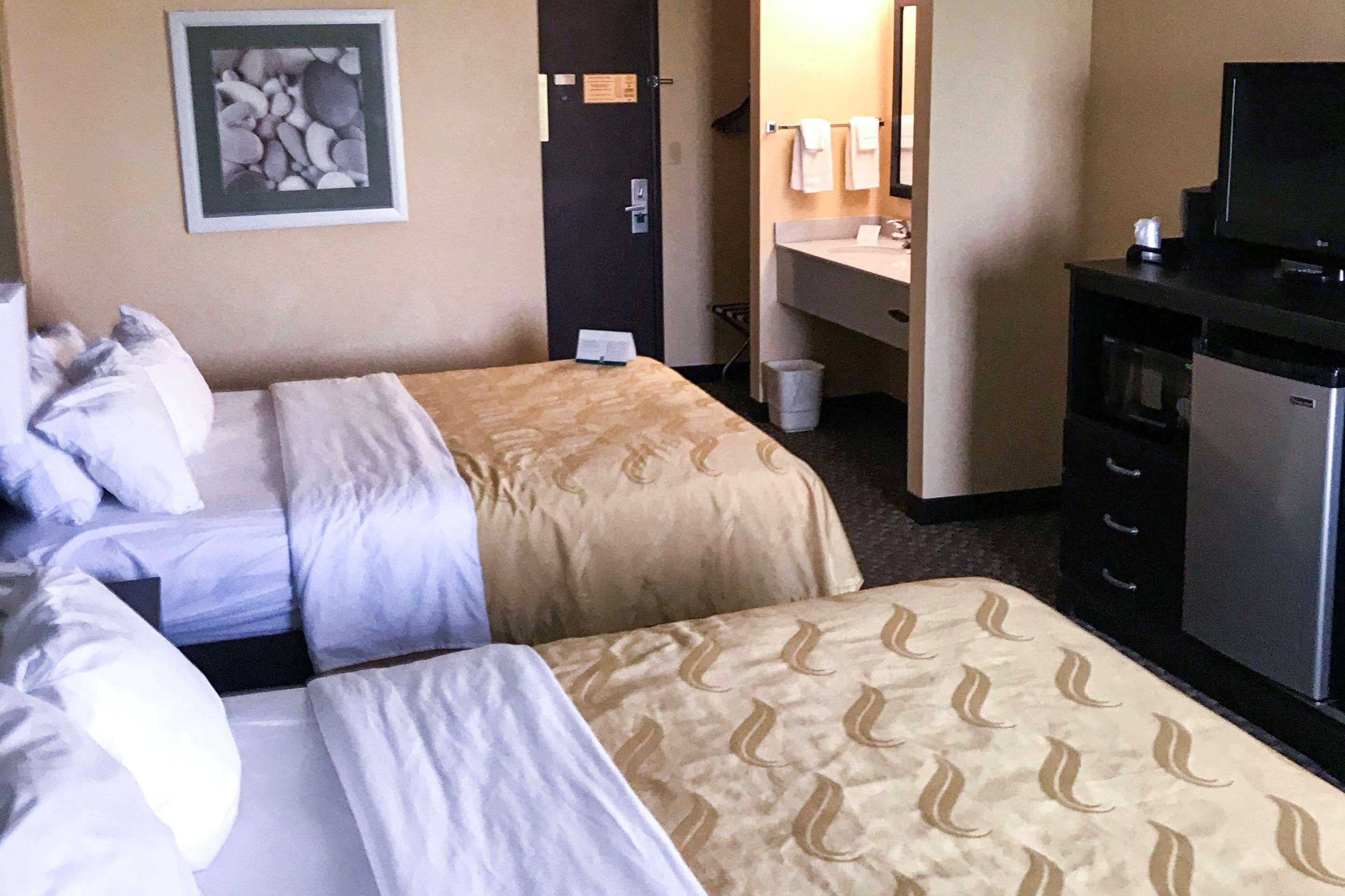 Quality Inn & Suites Mendota near I 39 - photo 32