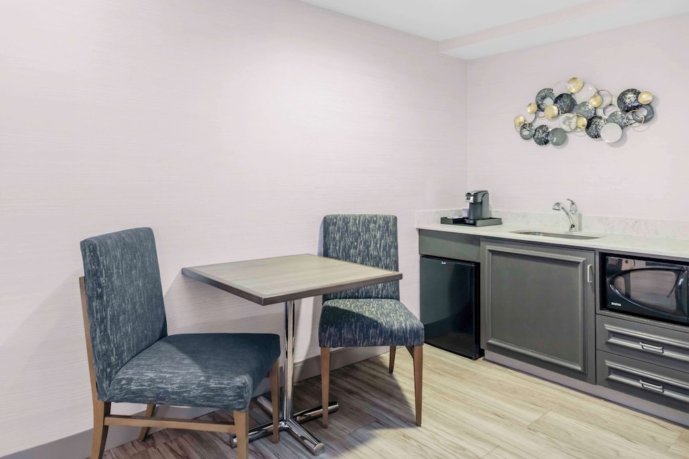 Hilton Garden Inn Freeport Downtown - photo 13