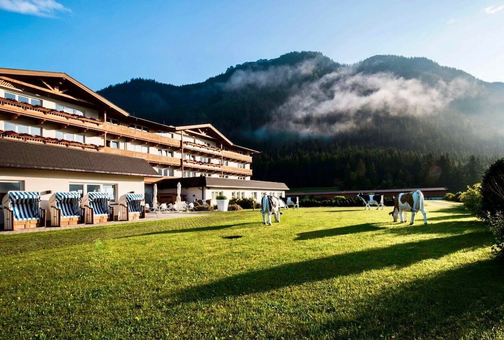 elaya hotel steinplatte Trademark by Wyndham - carbon neutral hotel in Waidring