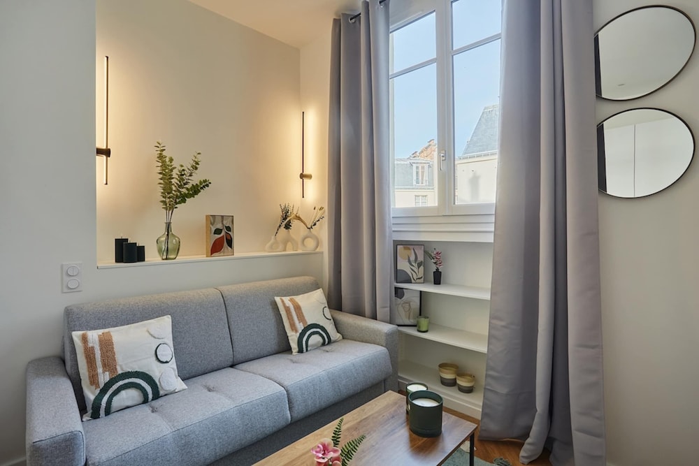Modern Studio Arc de Triomphe Monceau - last minute hotel in Paris