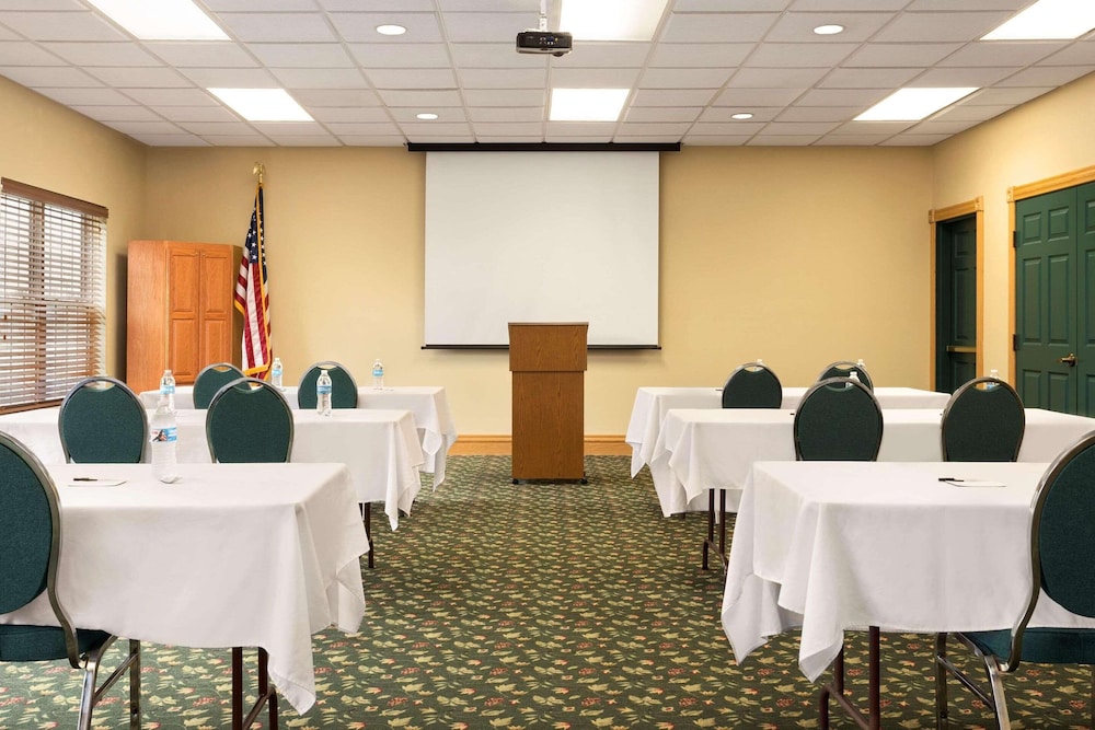 Country Inn & Suites by Radisson Salina KS - photo 28