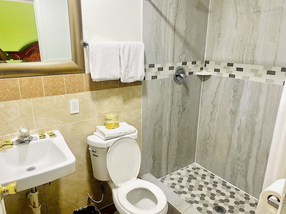 A Fisher's Inn Motel - photo 22
