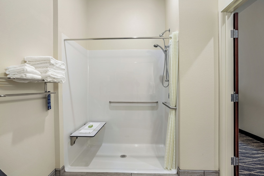 Cobblestone Hotel & Suites De Pere Green Bay - photo 42