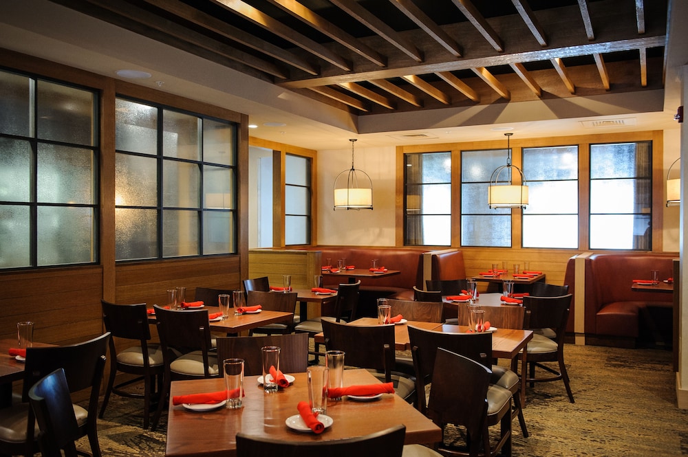 DoubleTree Suites by Hilton Hotel Mt. Laurel - photo 33