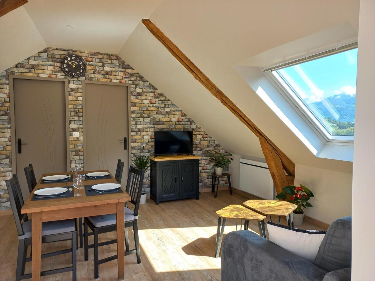 Logement Entierement Renove Au Cur Du Val D Azun — Saint Savin