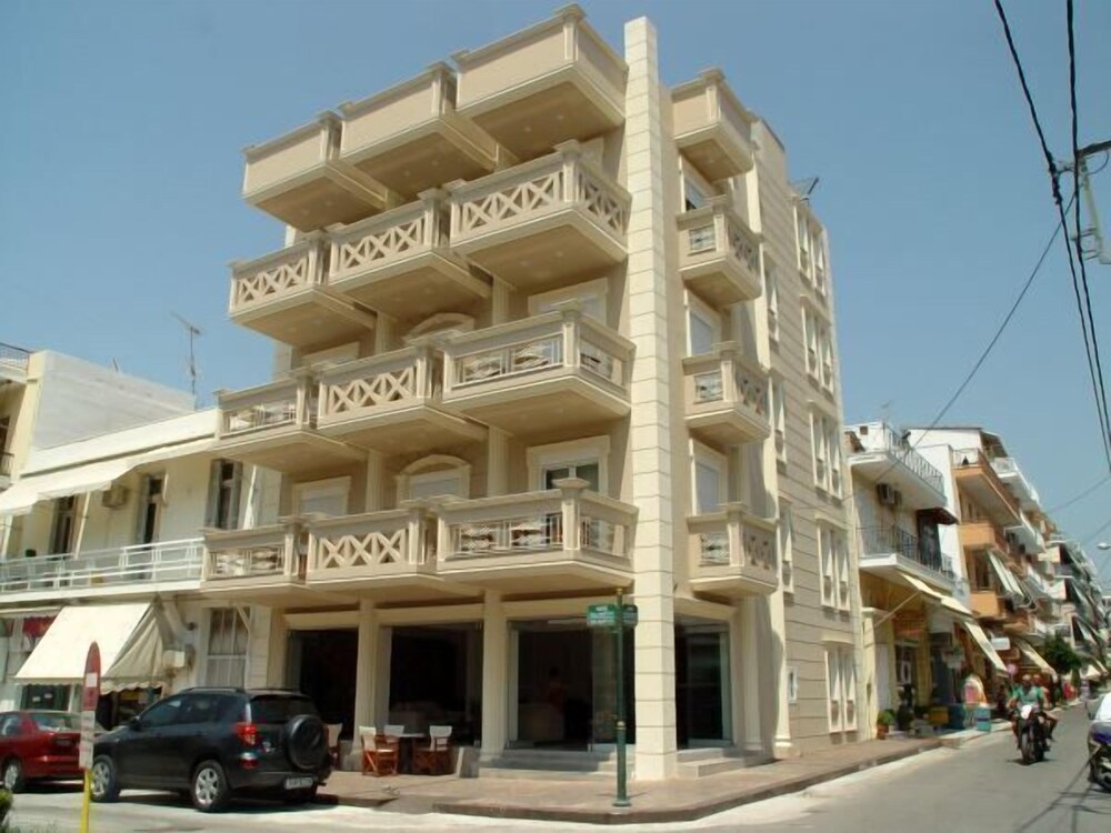 Iris Hotel - carbon neutral hotel in Aidipsos