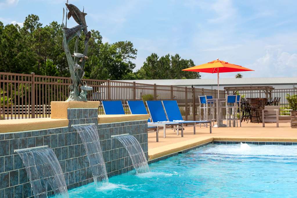 La Quinta Inn & Suites by Wyndham Brunswick Golden Isles - photo 7