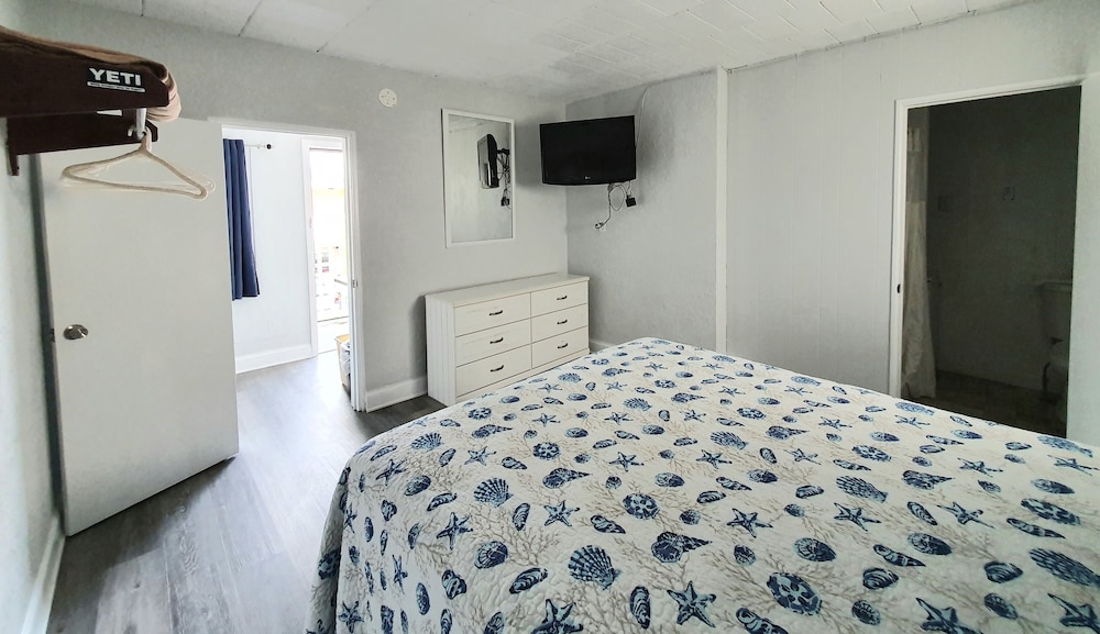 The Coral Sands Motel - photo 23