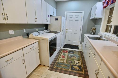 Spring Mountain Manor by Casago McCall Donerightmanagement - photo 16
