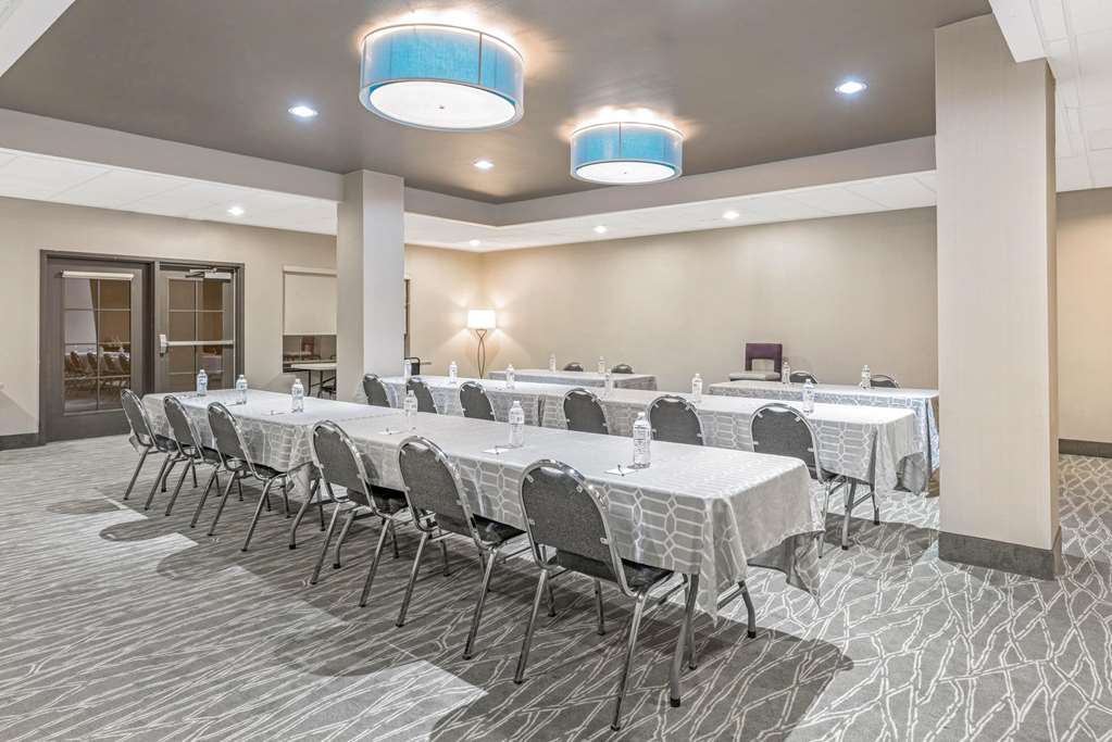 La Quinta Inn & Suites by Wyndham Oklahoma City Yukon - photo 26