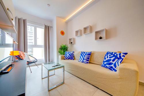 Amazing Location in St Julian's Paceville 2 Bedroom with Balcony by Vaganza — 4-Star Luxury Hotel in San Giljan, Malta