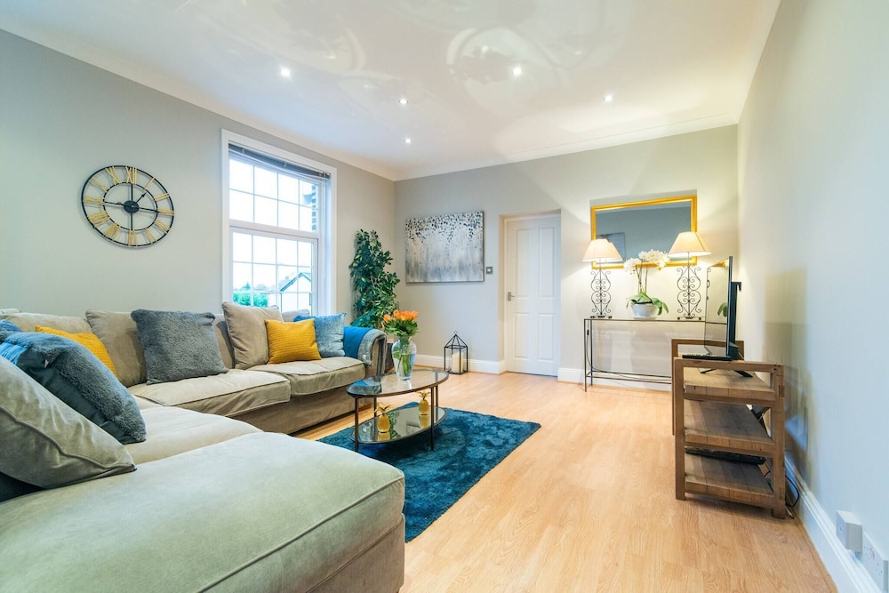Modern Living 2 Bedroom Apartment South Wilmslow — 4-Star Luxury Hotel in Wilmslow, United Kingdom