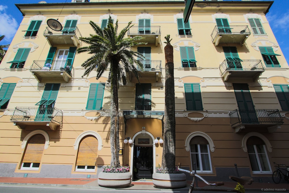 Hotel Nazionale - carbon neutral hotel in Levanto