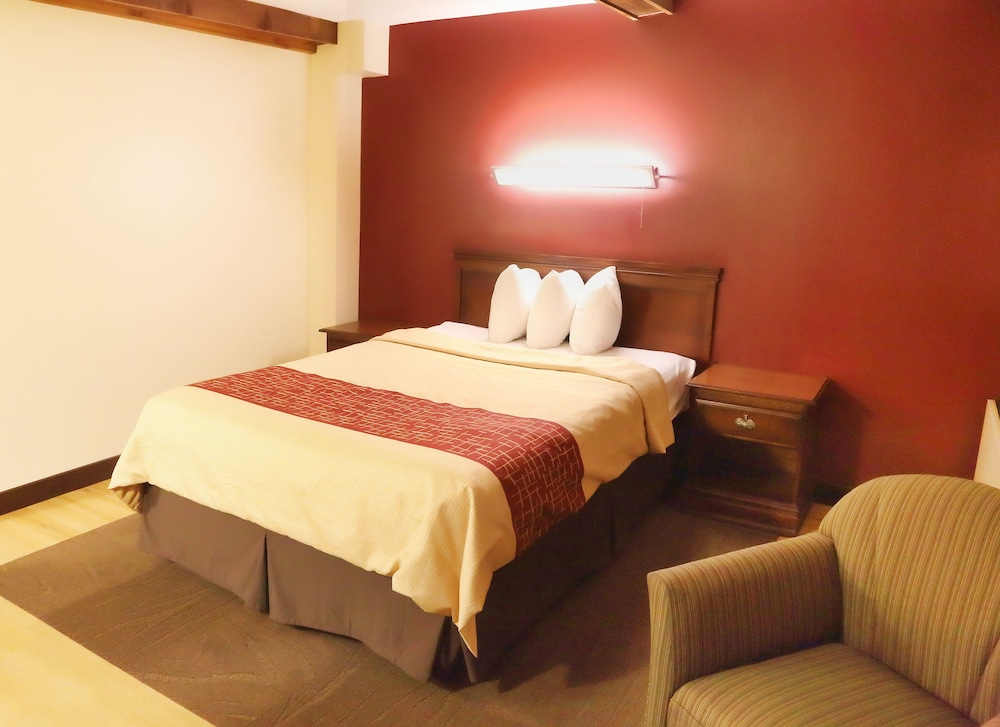Townhouse Hotel Grand Forks - photo 3
