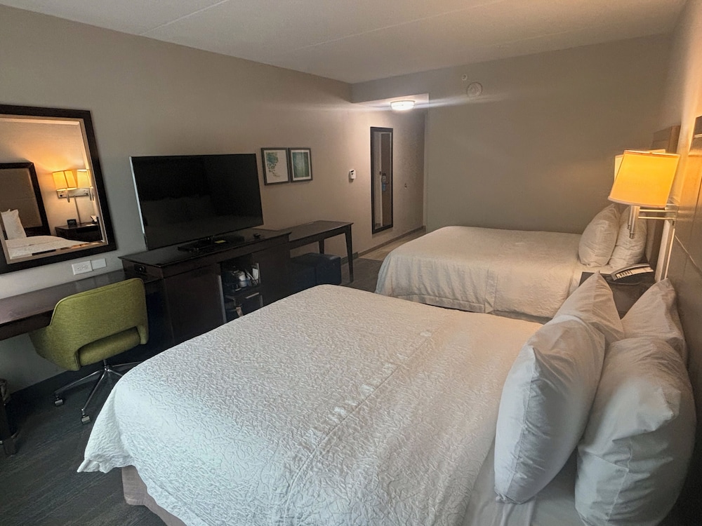 Hampton Inn & Suites Baltimore Woodlawn - photo 5