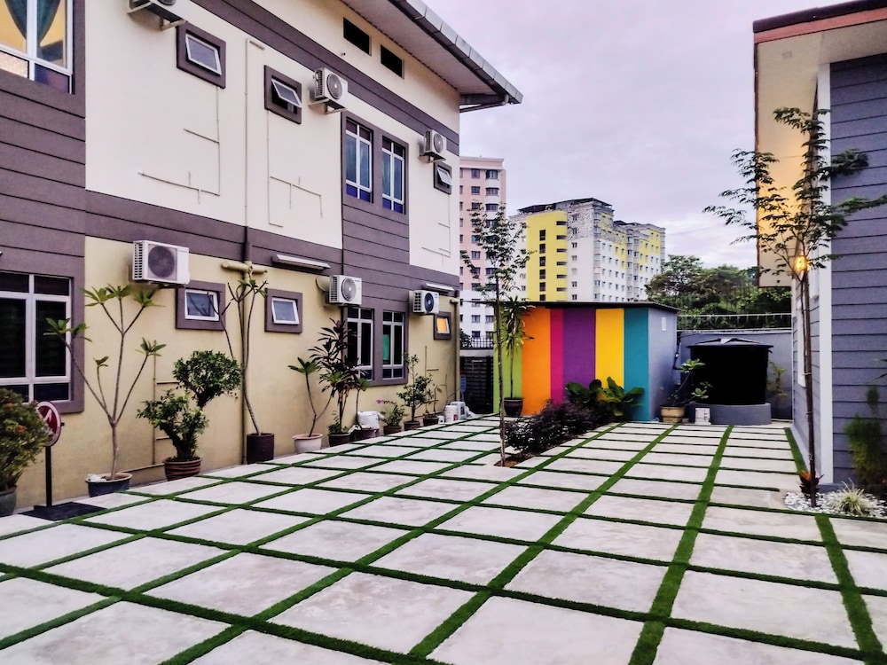 Heaven 5BR Garden Inn by uBook in Butterworth, Malaysia