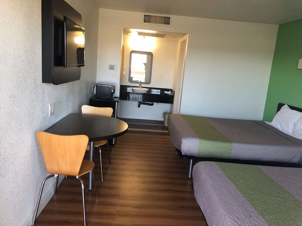 Motel 6 Barstow CA - photo 11