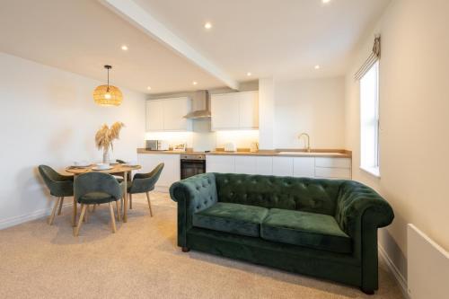 Apartment 4 King's Court