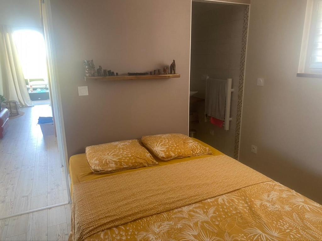 Les Trois Filles - carbon neutral hotel in Unknown City