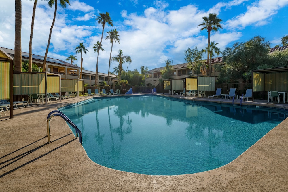 La Fuente Inn & Suites - photo 28