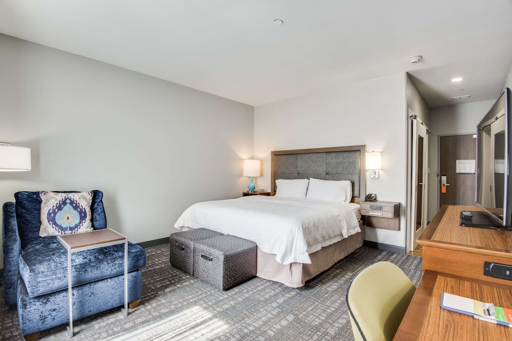 Hampton Inn & Suites Dallas Ft. Worth Airport South - photo 23