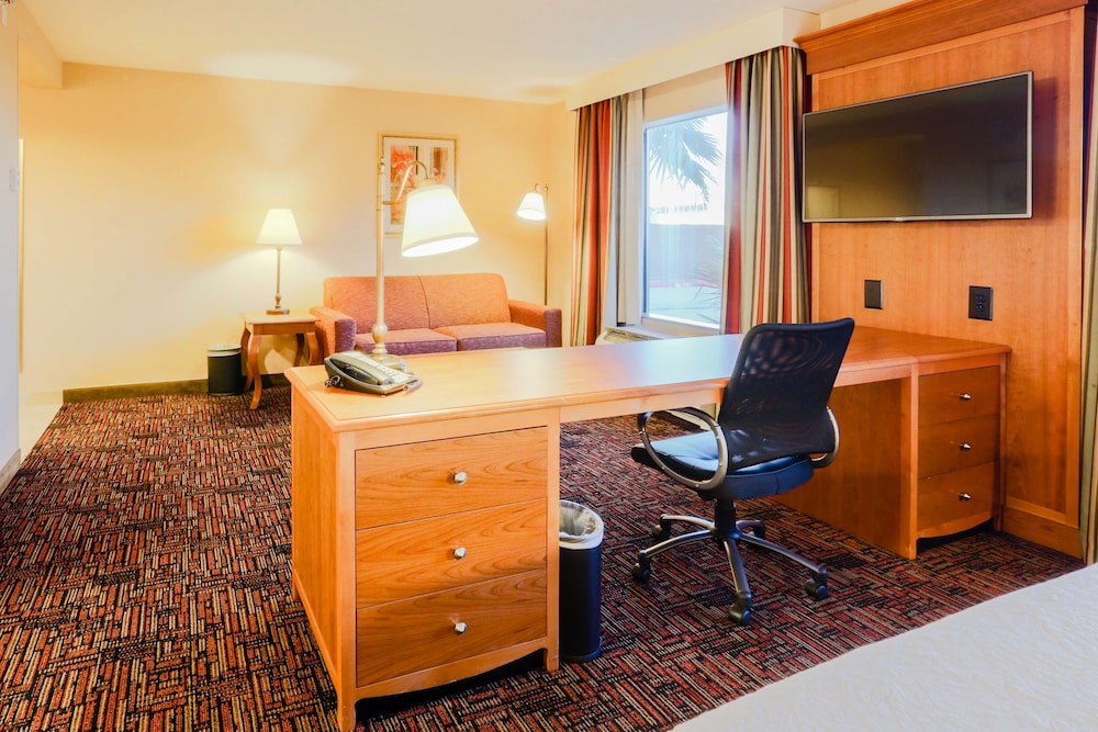 Hampton Inn & Suites by Hilton Tomball Houston NW - photo 18