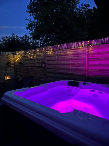 Cocoon & Spa - carbon neutral hotel in Medis