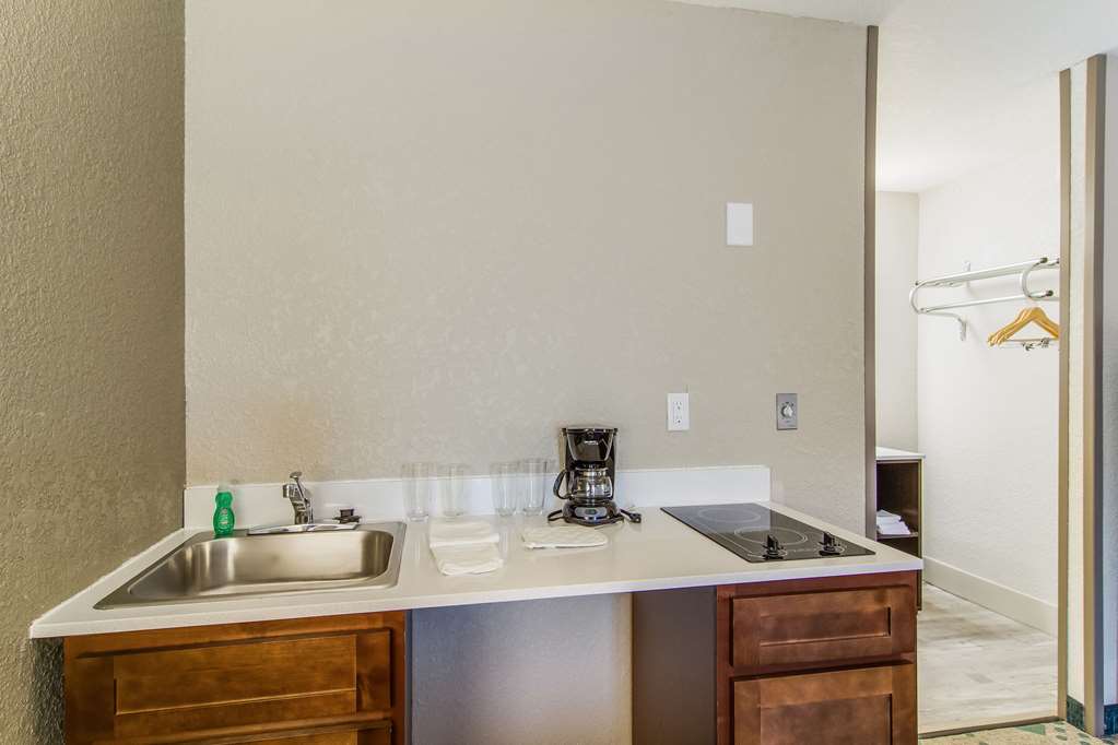 Suburban Studios Hotel Kingsland Near I 95 - photo 12