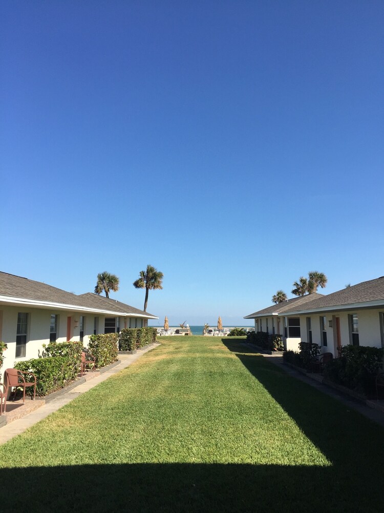 Surf Studio Beach Resort - photo 48