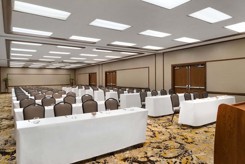 DoubleTree by Hilton Stamford - photo 58