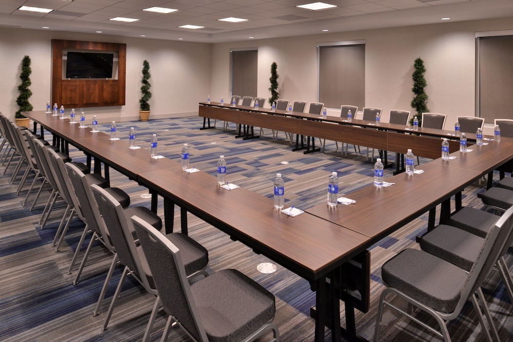 Holiday Inn Express & Suites Loma Linda San Bernardino S by IHG - photo 48