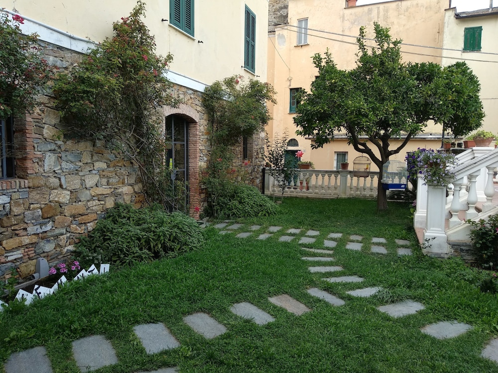 Agriresidence A Ca Du Cappellan in Imperia, Italy