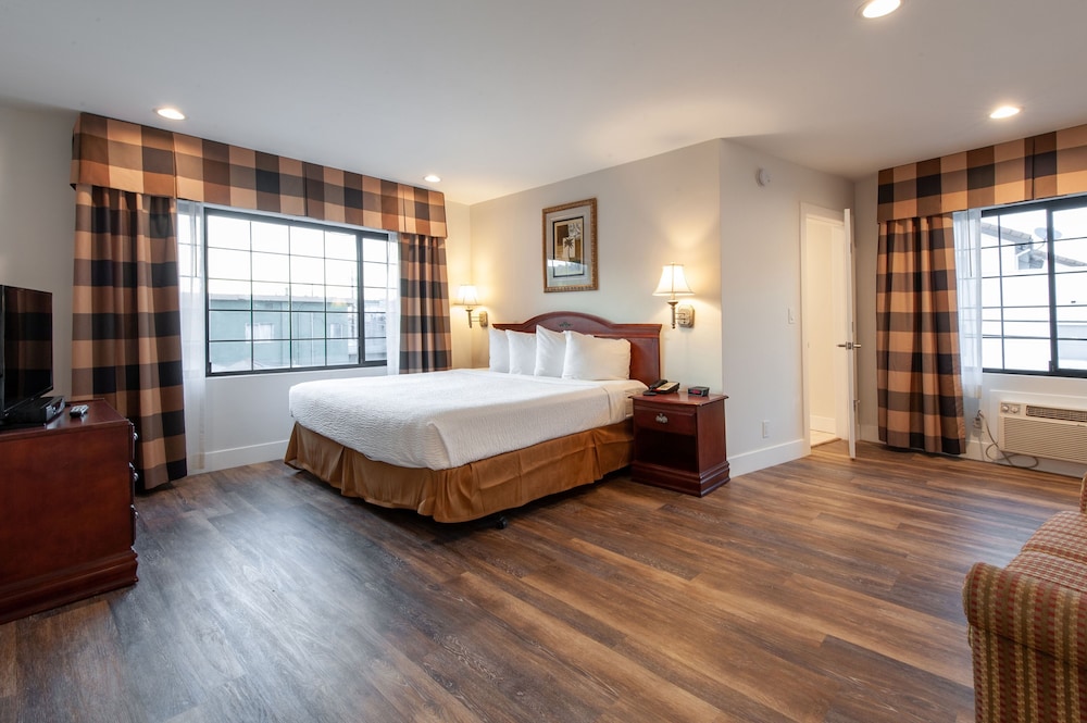 Studio City Court Yard Hotel - photo 28