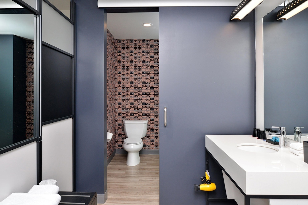 Aloft Charlotte Airport - photo 22