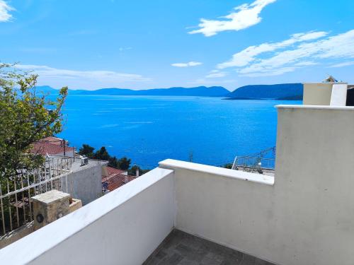 Oikonomou Villas — 4-Star Luxury Hotel in Ermioni, Greece