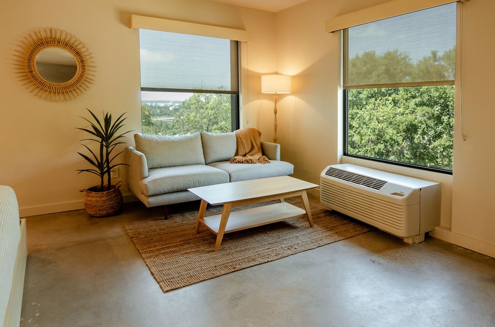 Brut Hotel - photo 19