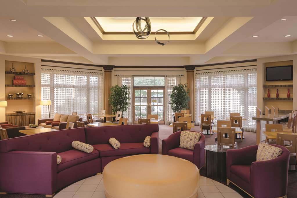La Quinta Inn & Suites by Wyndham Atlanta Ballpark Galleria - photo 7