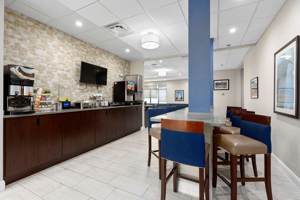 Comfort Inn & Suites Hazelwood St. Louis - photo 30