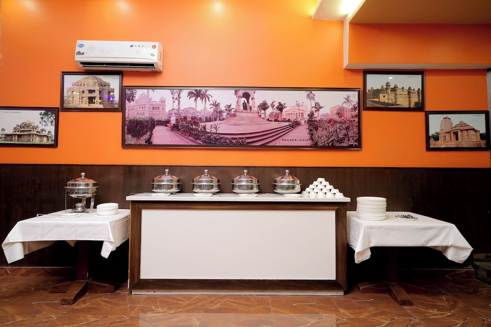 OYO 11857 Hotel Vivek Continental