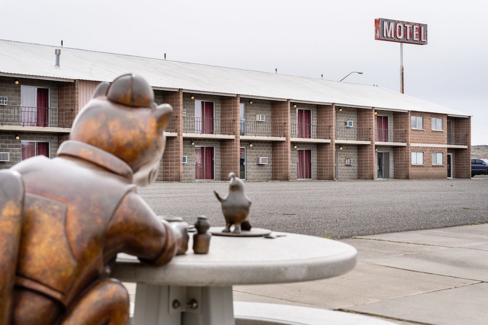 M&M Motel - photo 30