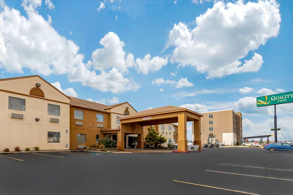 Quality Inn West Memphis I 40 - carbon neutral hotel in West Memphis