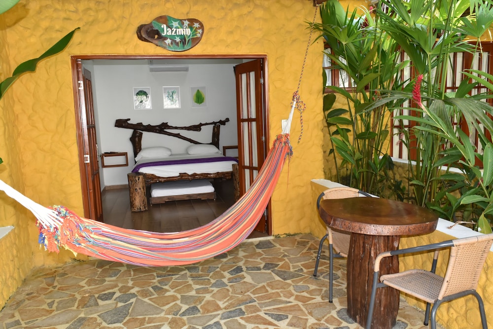 Eco Hostal Kuima — 4-Star Luxury Hotel in Santa Marta, Colombia