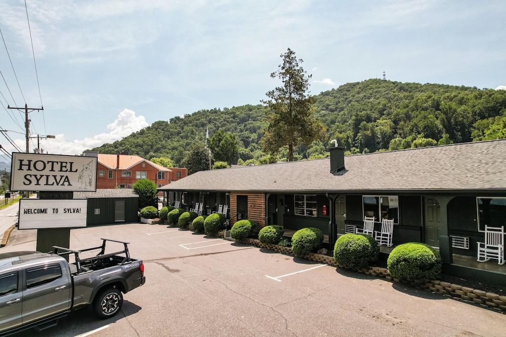Hotel Sylva - carbon neutral hotel in Sylva