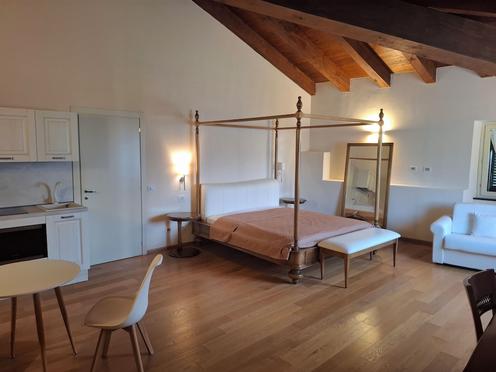 Albergo Palazzo Costa — 4-Star Luxury Hotel in Beverino, Italy