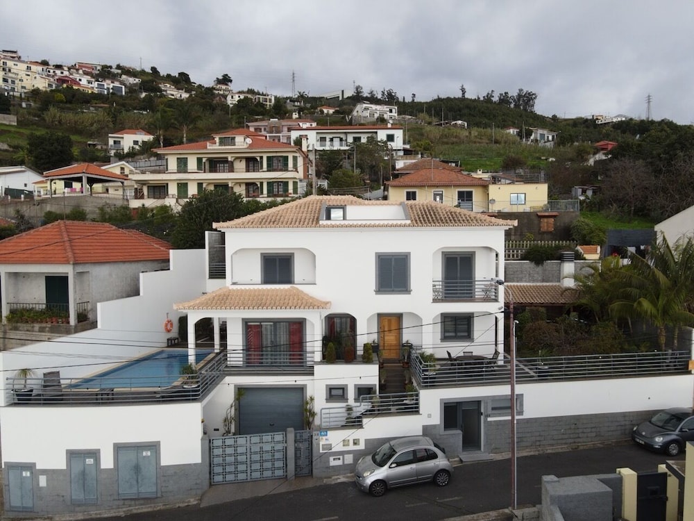 Sea and Sun 4 You Choupana Studio — 5-Star Luxury Hotel in Funchal, Portugal