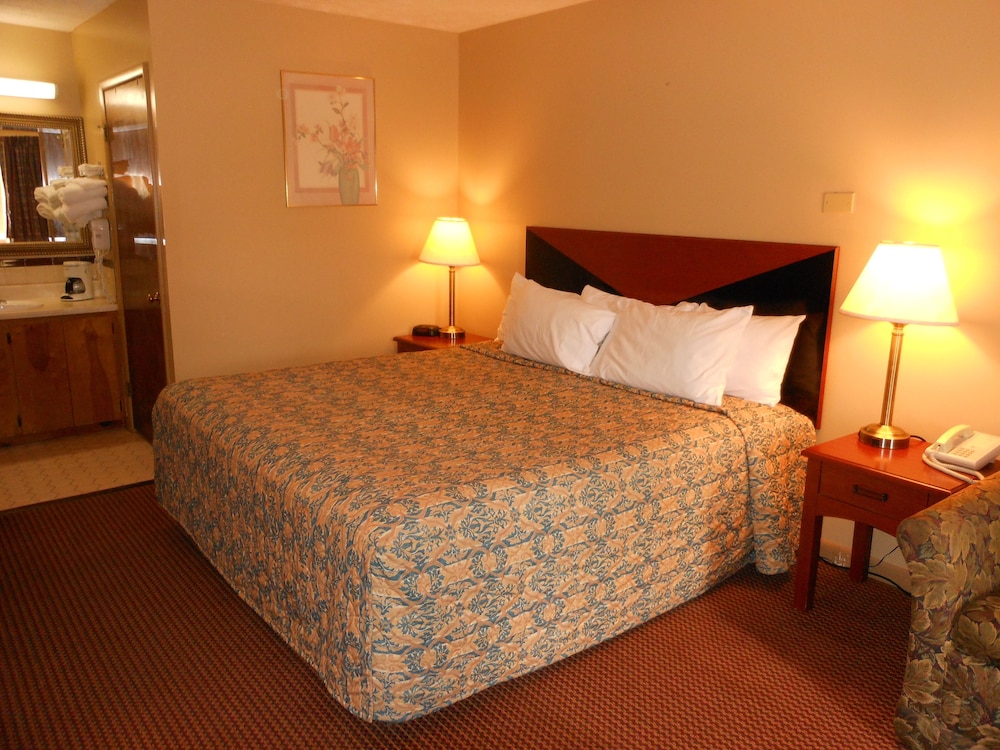 McClellan Inn Anniston — hotel in Anniston