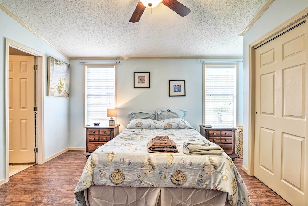 Surfside Beach Home with Resort Perks Walk To Beach - photo 22