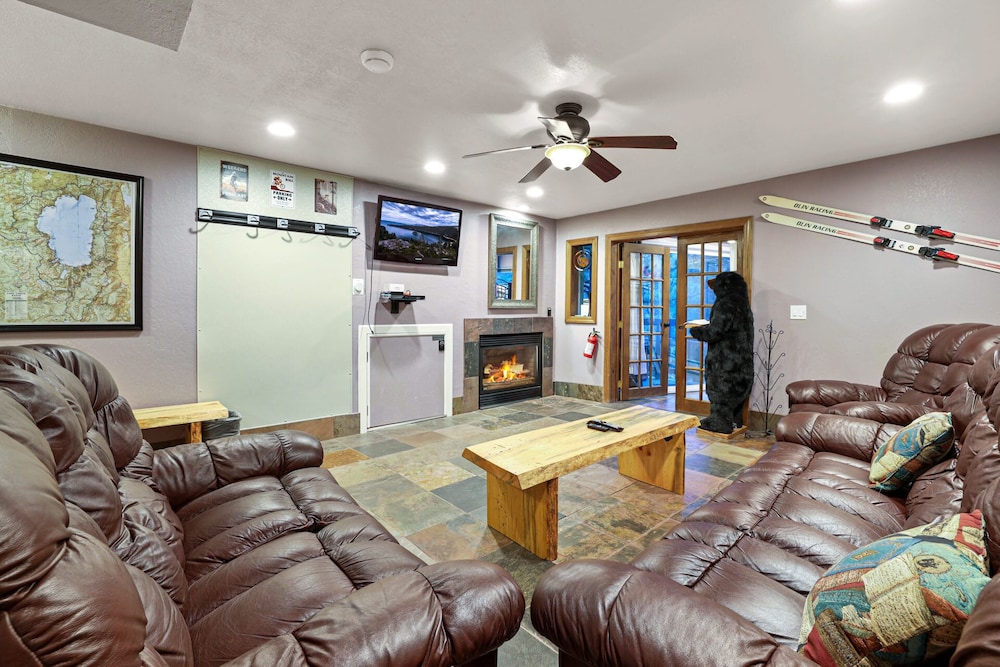 Ski In Ski Out 3 BDR Steps From Stagecoach Lift — 4-Star Luxury Hotel in South Lake Tahoe, United States