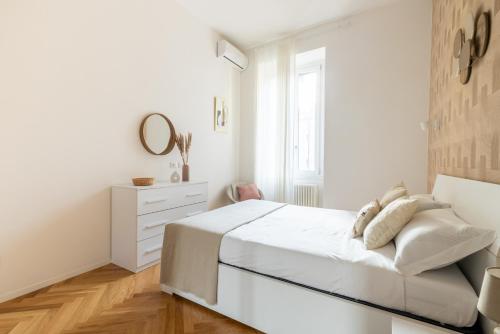 Charming Vatican Apartment — 4-Star Luxury Hotel in Rome, Italy