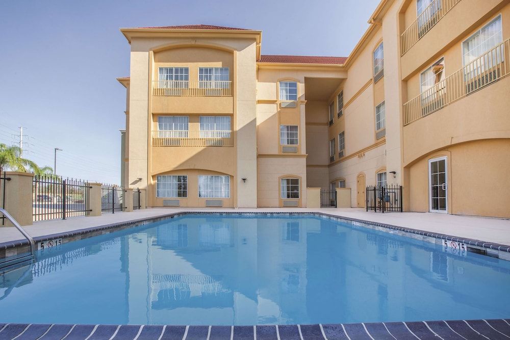 La Quinta Inn and Suites by Wyndham Lake Charles Casino Area - photo 27